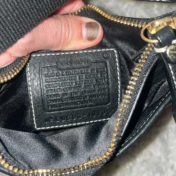 Like new coach everyday small purse - Picture 7 of 7